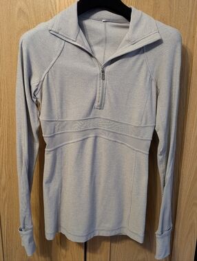lululemon athletica light gray performance top